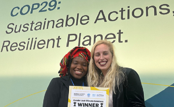 Francesca (right) and Yudmila Chunguane (left) with the award.